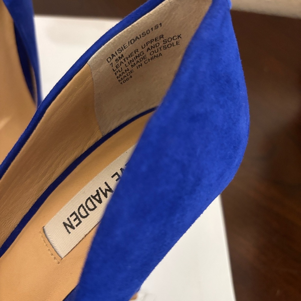 Steve Madden Elegant Blue Suede Pointed-Toe Stiletto Pumps - Picture 7 of 8